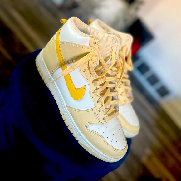 Dunks - Picture 3 of 4